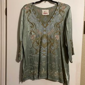 Beautiful piece from Johnny Was collection. Beige and rosé embroidered accents